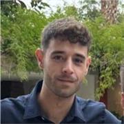 Profesor titulado en inglés y educación física. Gran habilidad para desarrollar conocimiento en todo tipo de alumno.